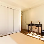 Exclusive Chiado Deluxe, Elegant & Spacious 3 Br 아파트