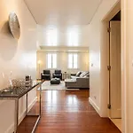 Exclusive Chiado Deluxe, Elegant & Spacious 3 Br Apartment