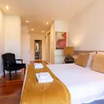 Апартаменти Exclusive Chiado Deluxe, Elegant & Spacious 3 Br Лісабон