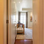 Exclusive Chiado Deluxe, Elegant & Spacious 3 Br Лісабон