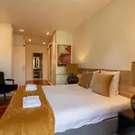 Exclusive Chiado Deluxe, Elegant & Spacious 3 Br شقة *