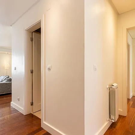 Exclusive Chiado Deluxe, Elegant & Spacious 3 Br