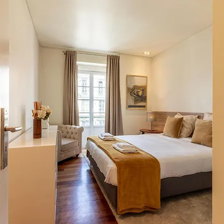 Exclusive Chiado Deluxe, Elegant & Spacious 3 Br Apartment *