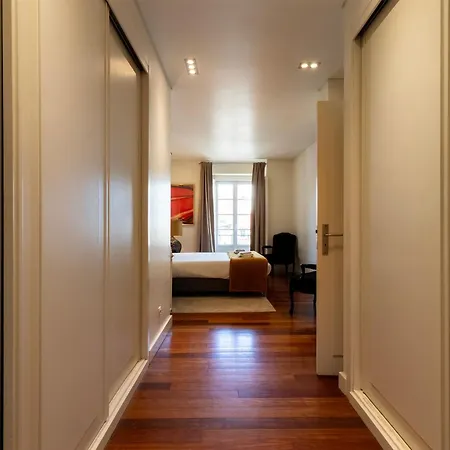 Apartment Exclusive Chiado Deluxe, Elegant & Spacious 3 Br Lissabon
