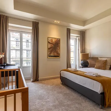 Exclusive Chiado Deluxe, Elegant & Spacious 3 Br Lejlighed