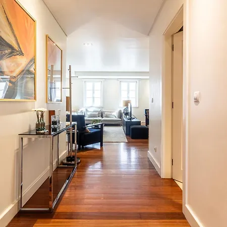 Apartment Exclusive Chiado Deluxe, Elegant & Spacious 3 Br Lissabon