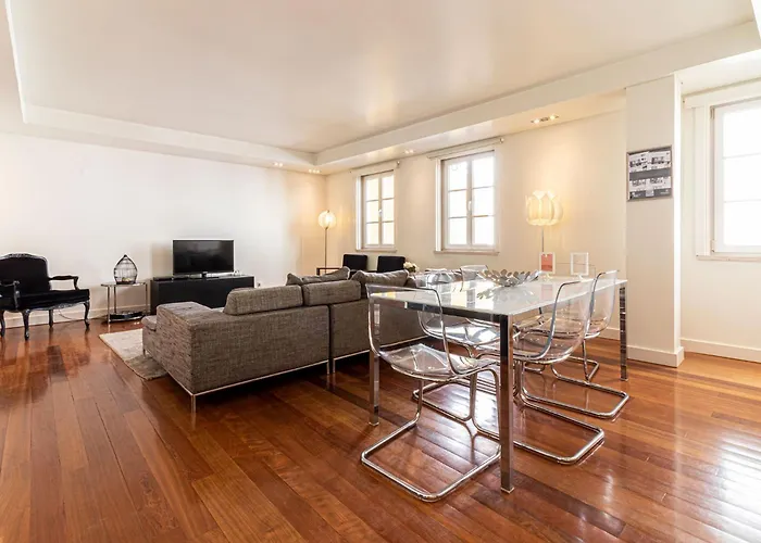 Exclusive Chiado Deluxe, Elegant & Spacious 3 Br Apartament