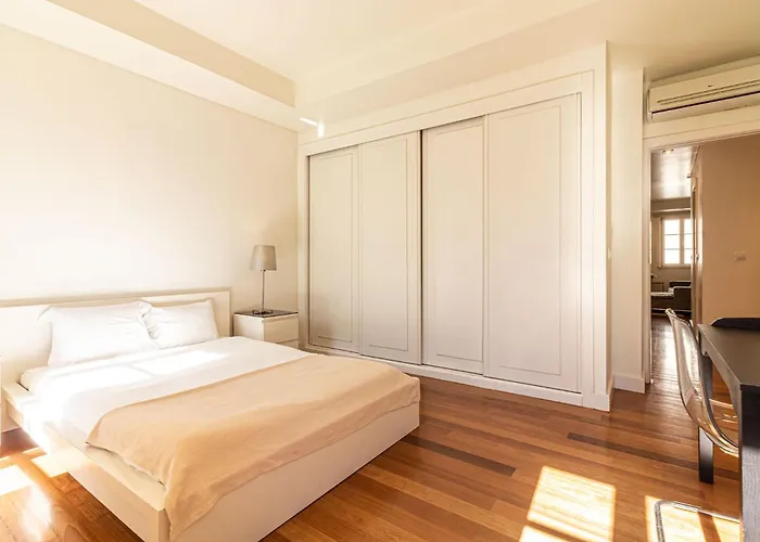 Exclusive Chiado Deluxe, Elegant & Spacious 3 Br Apartamento *
