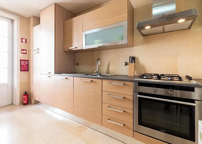 Exclusive Chiado Deluxe, Elegant & Spacious 3 Br *