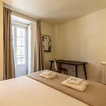 Exclusive Chiado Deluxe, Elegant&spacious 3 Br * Lisboa