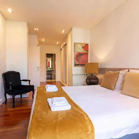 Apartment Exclusive Chiado Deluxe, Elegant & Spacious 3 Br Lisbon