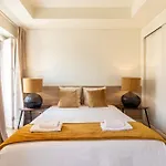 Exclusive Chiado Deluxe, Elegant & Spacious 3 Br Lägenhet *