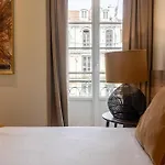 Exclusive Chiado Deluxe, Elegant & Spacious 3 Br Lägenhet Lisboa