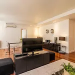 Exclusive Chiado Deluxe, Elegant & Spacious 3 Br *